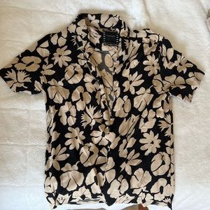 NEUTRAL FLORAL SHIRT